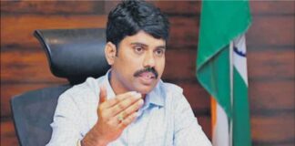 Sripuram resident named best collector in the country
